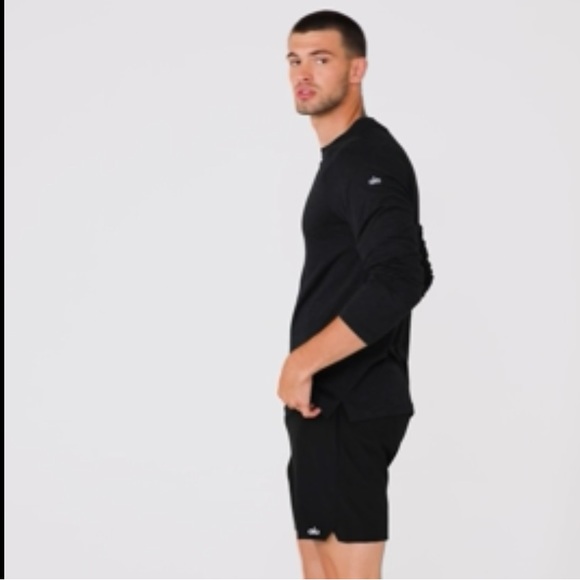 ALO Yoga Men’s “Triumph” Crewneck Long Sleeve Tee (L) - Picture 5 of 12